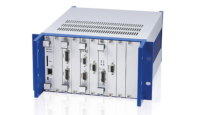 PI C-885 with cover plates PI Products – Physik Instrumente (PI) C-885 with cover plates